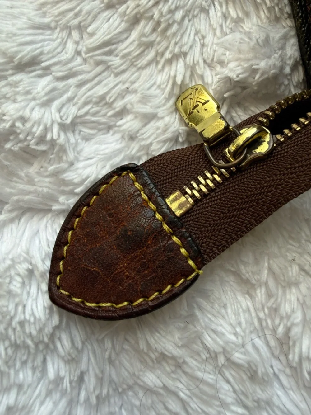 Louis Vuitton Monogram Toiletry 26 Pouch Crossbody, COA - Picture 14 of 17